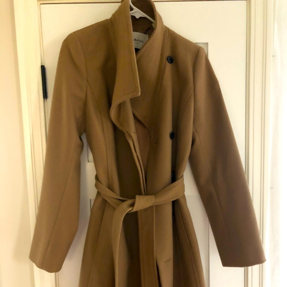 Aritzia jacket - worn 5 times maximum. Like Brand new!